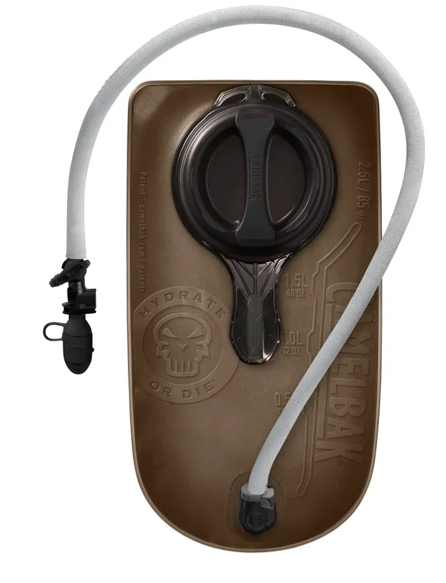 camelbak-mil-spec-crux-85oz-2-5l-reservoir-with-brown-tube-cover image 1