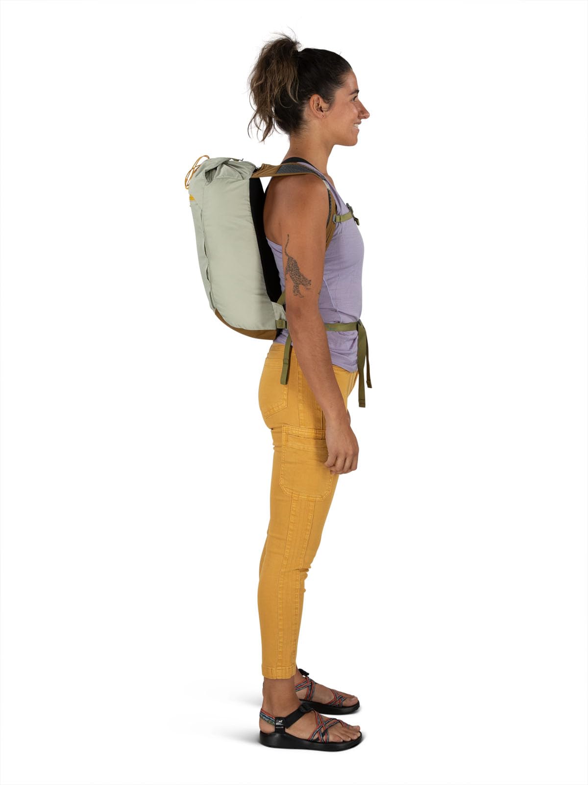 osprey-daylite-cinch-backpack-meadow-gray-histosol-brown image 5