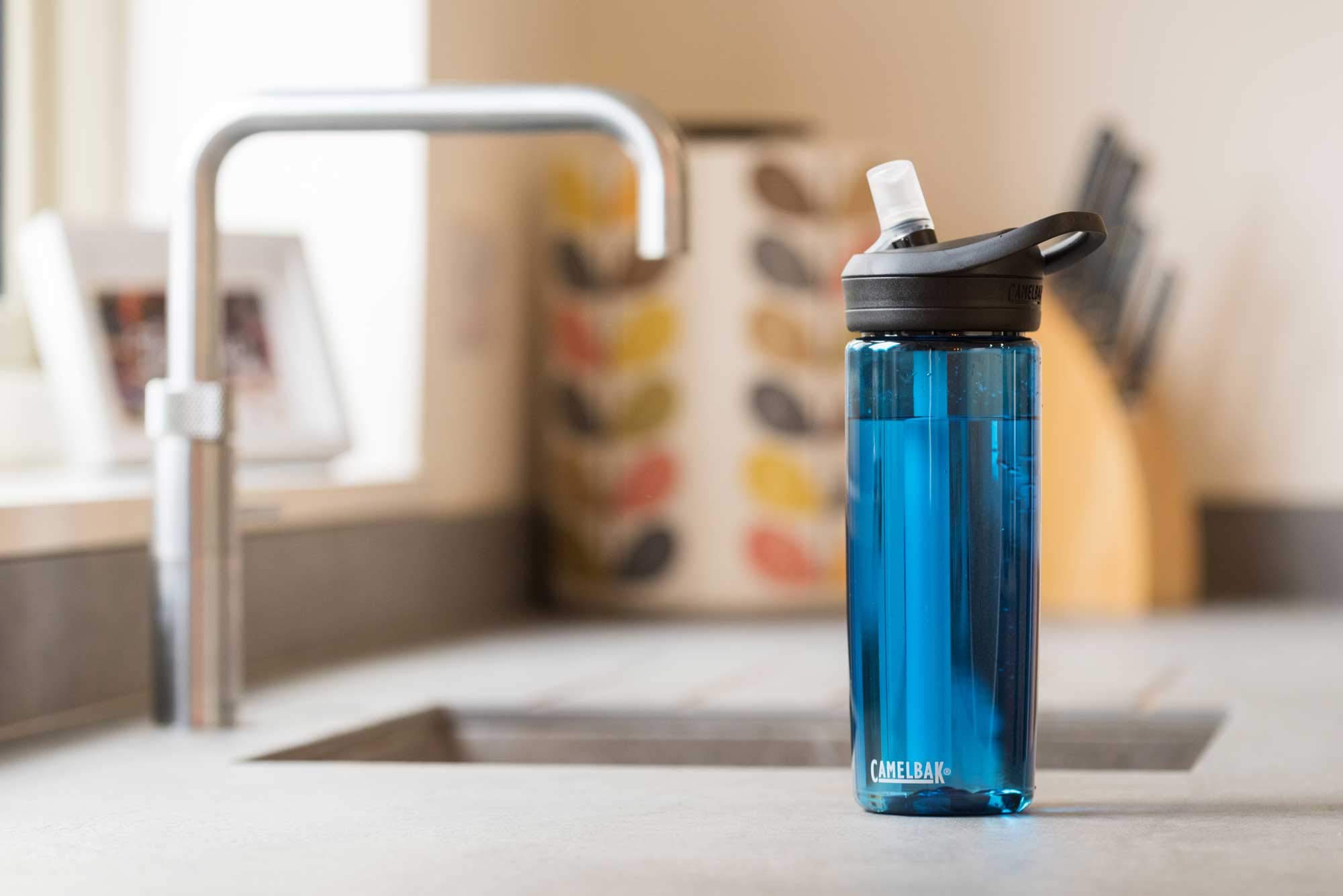 camelbak-eddy-bpa-free-water-bottle-with-straw-20-oz image 4