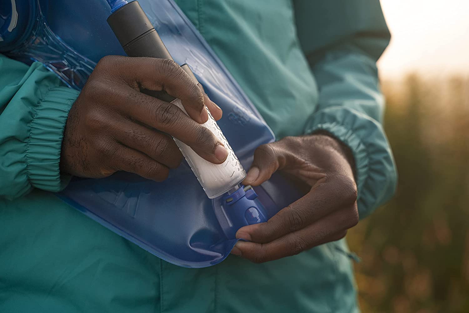 camelbak-crux-2l-water-reservoir-with-lifestraw-filtration-system-for-hiking-and image 2