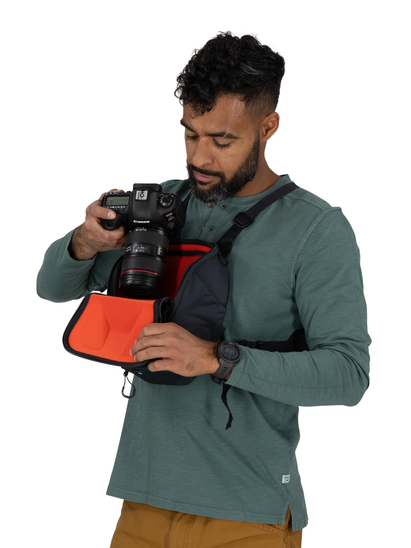 osprey-camera-chest-rig-charcoal-grey image 7