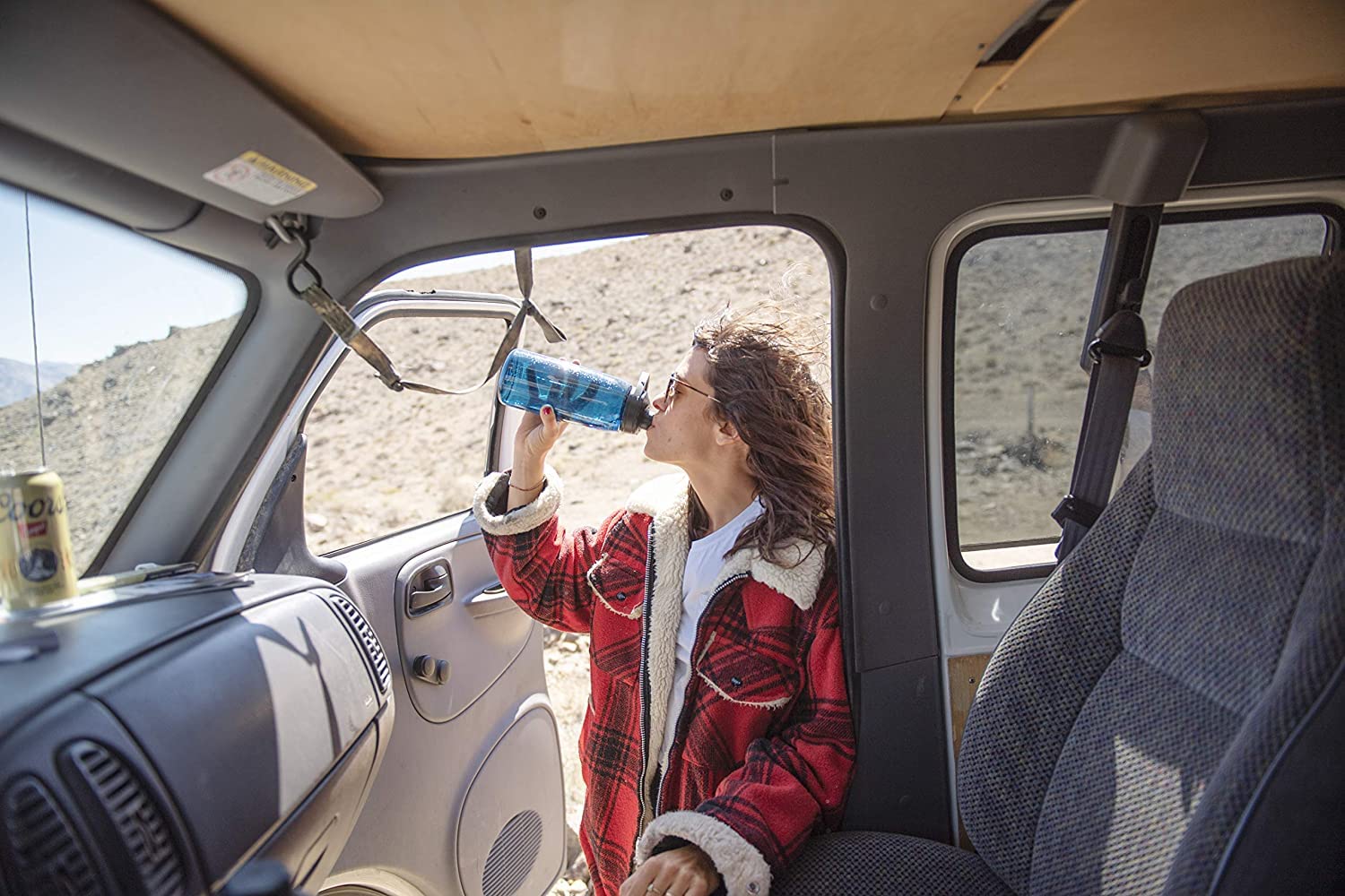 camelbak-chute-mag-water-bottle-with-magnetic-leak-resistant-cap-tritan-renew-25 image 2