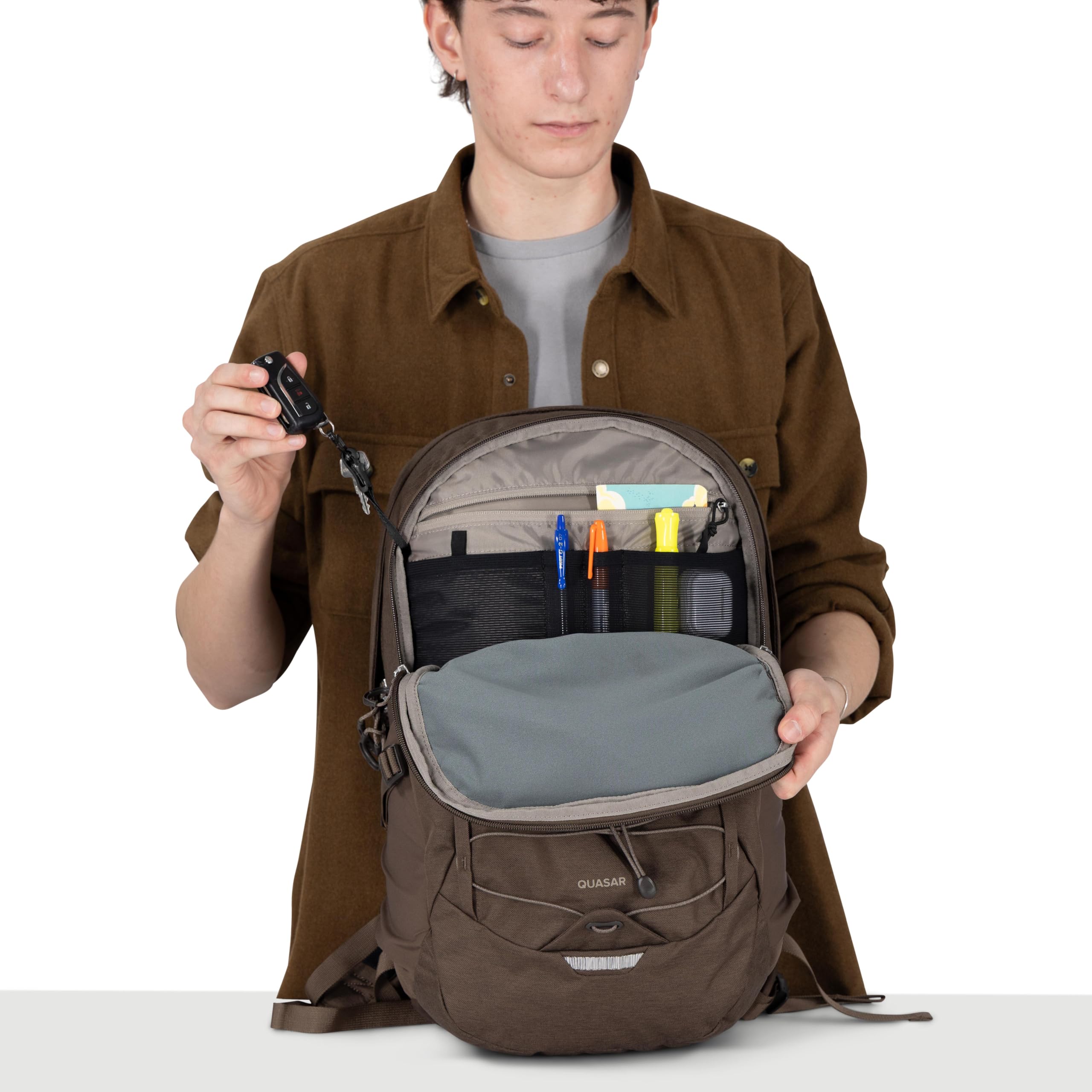 osprey-quasar-driftshade-26l-laptop-backpack-olive-tan-recycled-fabric image 5