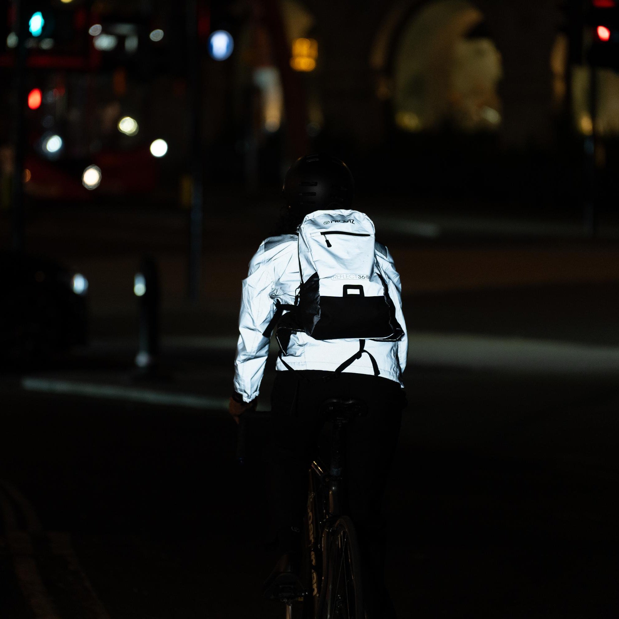 proviz-reflect360-20l-fully-reflective-backpack-for-hiking-commuting image 8